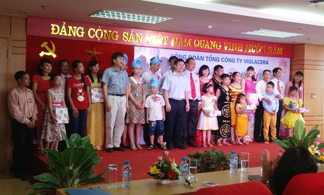 Công đoàn Tổng công ty Viglacera tổ chức nhiều hoạt động chào mừng ngày Gia đình Việt Nam năm 2013